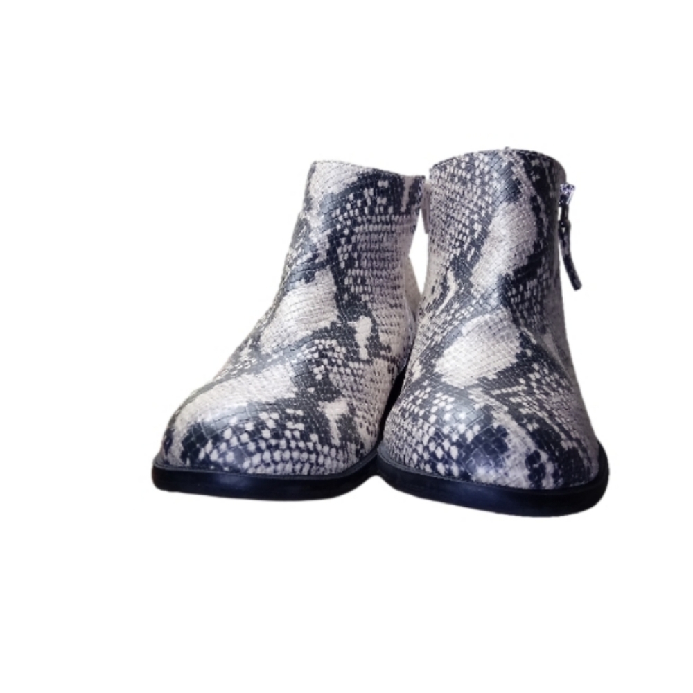 MEMORY foam time and true ankle booties.